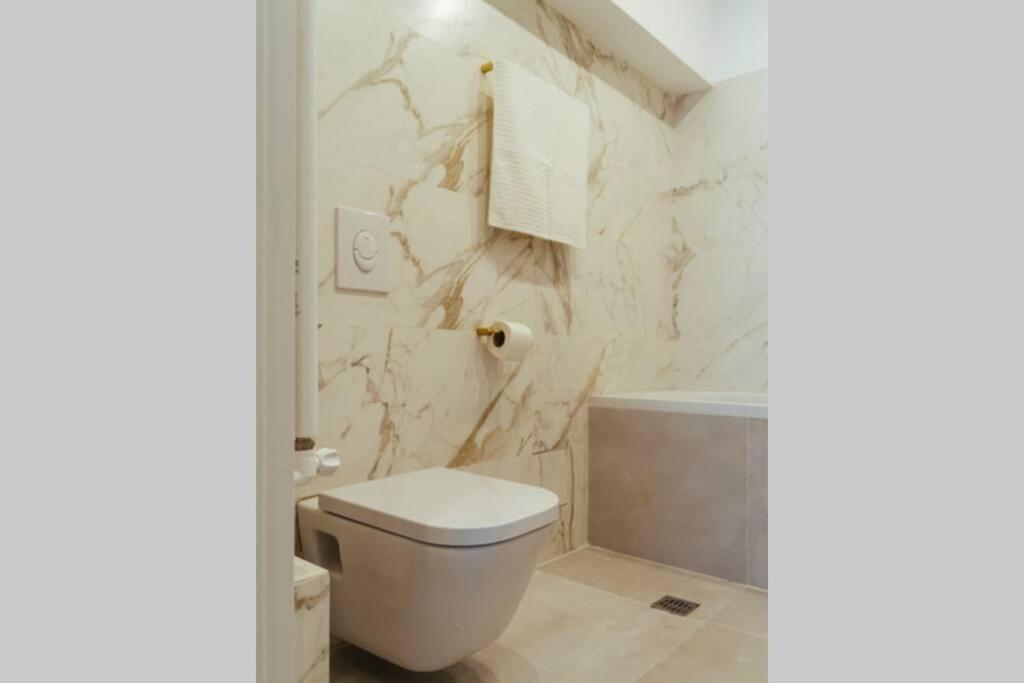 Panoramic Apartment - 4Br - Piata Unirii Bucharest Exterior photo